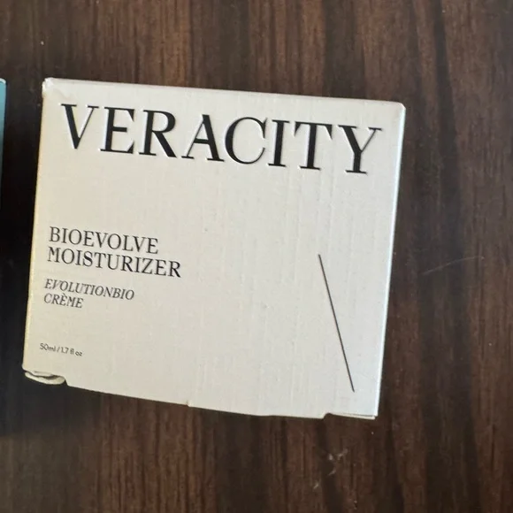 Veracity Bioevolve Moisturizer, an Evolutionbio Crème, in a 50ml/1.7 fl oz size